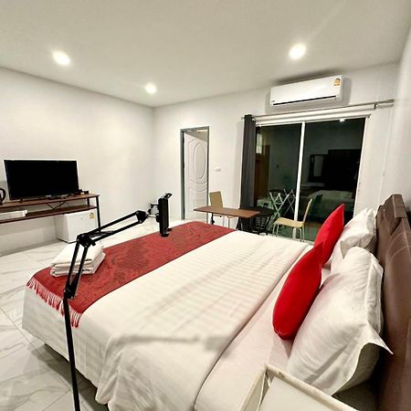 Pr Room For Rent Pantai Kamala Bagian luar foto