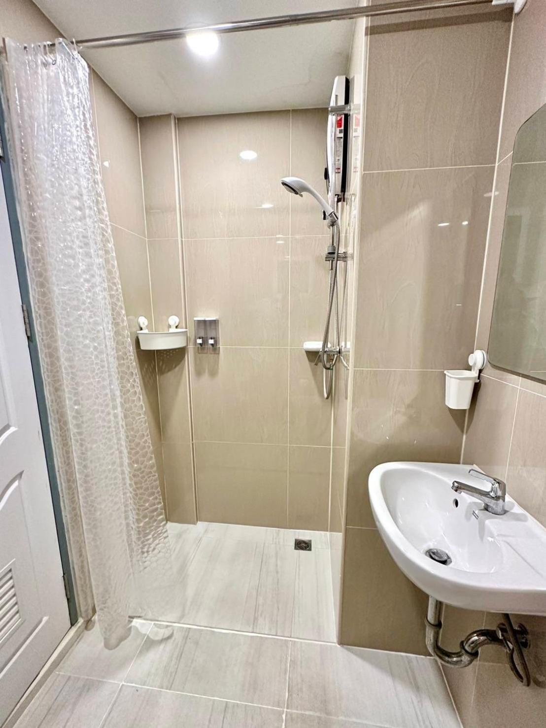Pr Room For Rent Pantai Kamala Bagian luar foto