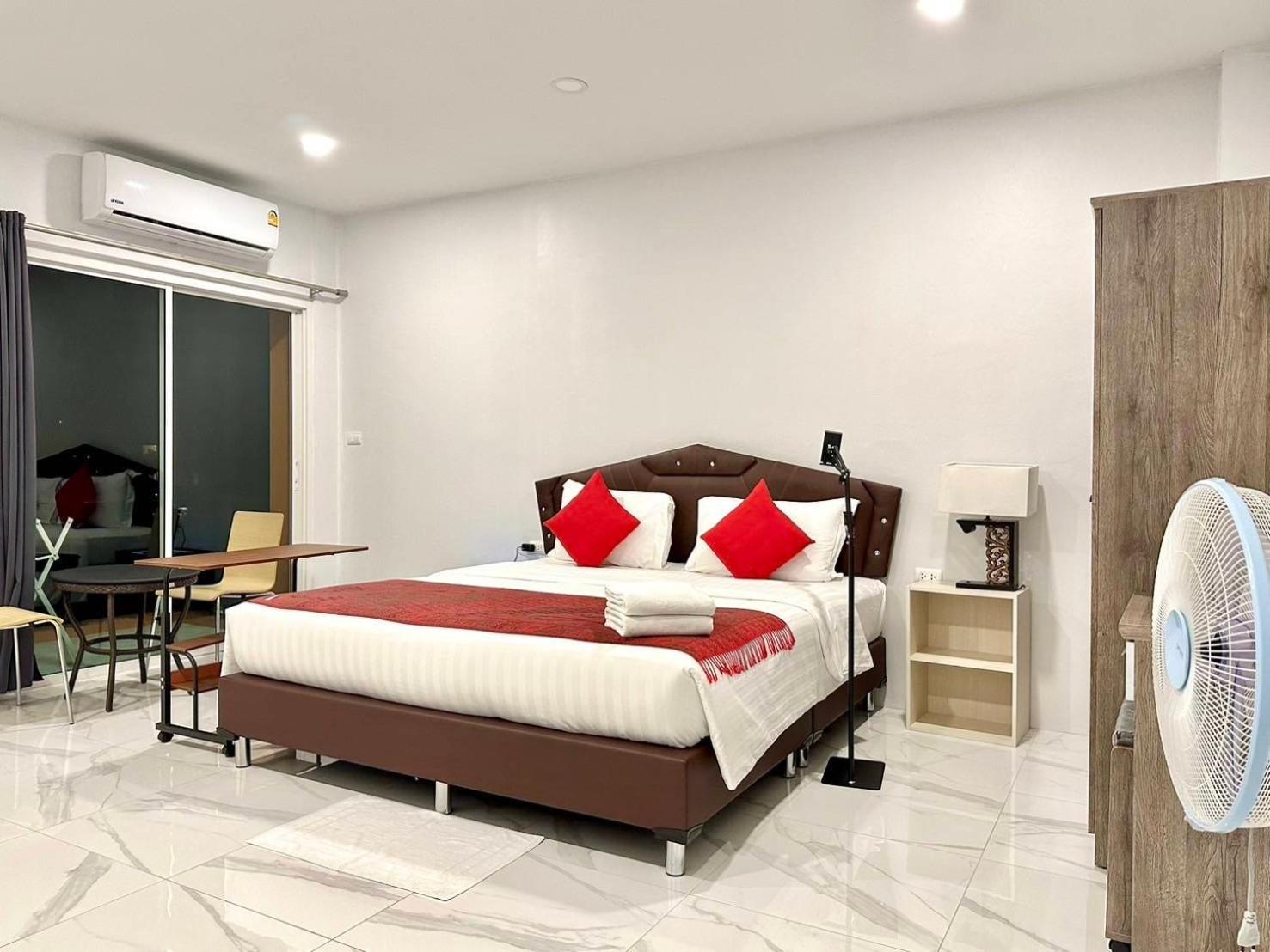 Pr Room For Rent Pantai Kamala Bagian luar foto