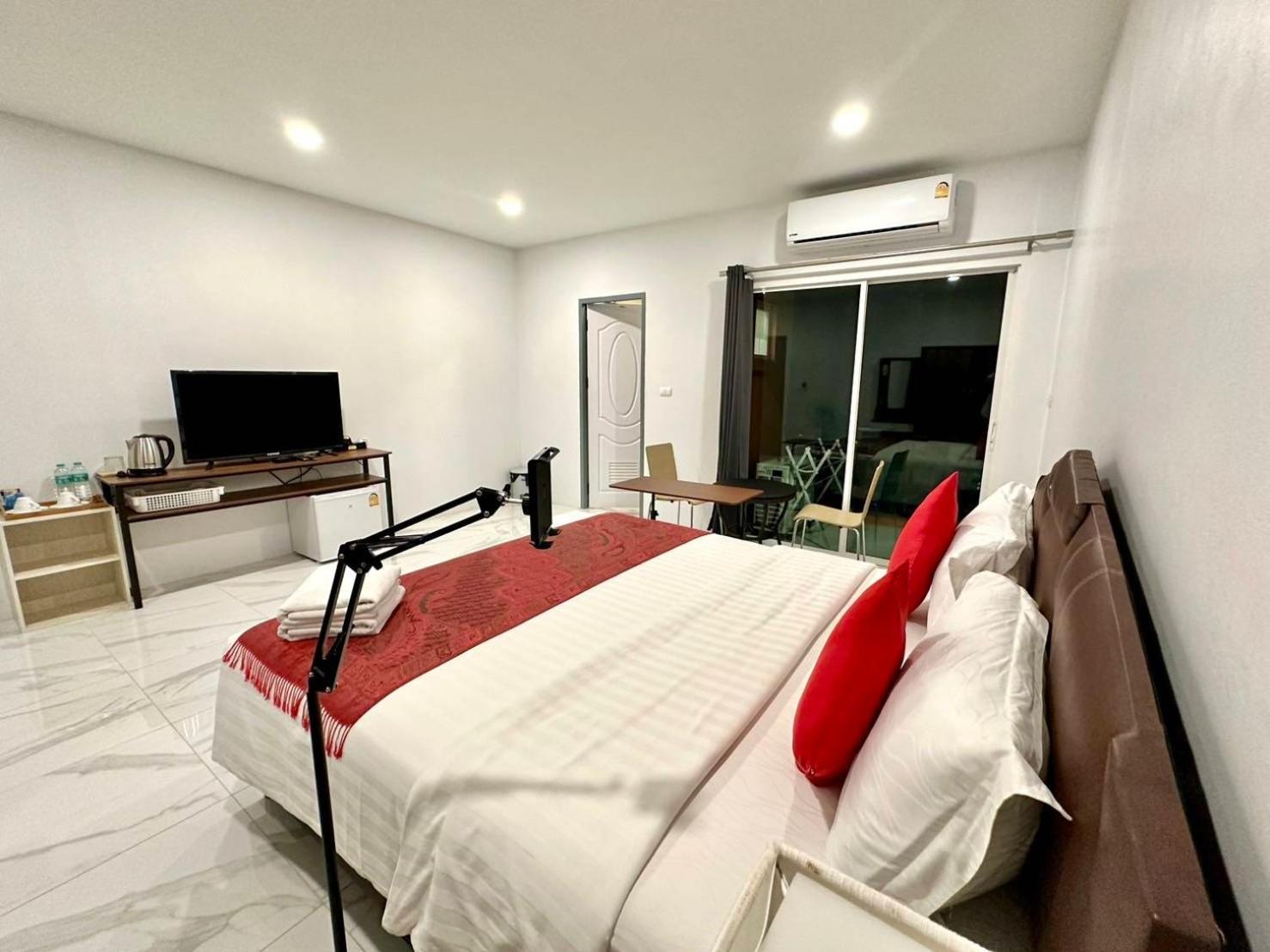 Pr Room For Rent Pantai Kamala Bagian luar foto